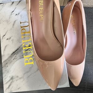 Ladies shoes